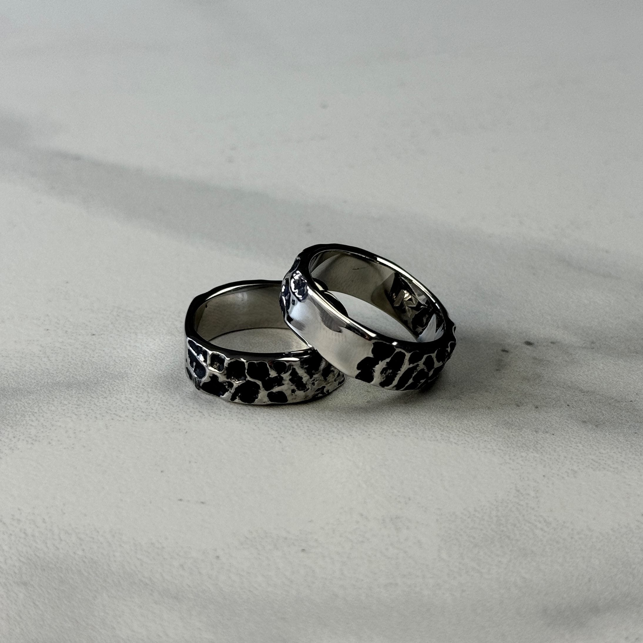 K12 - SILVER TEXTURED RING 95