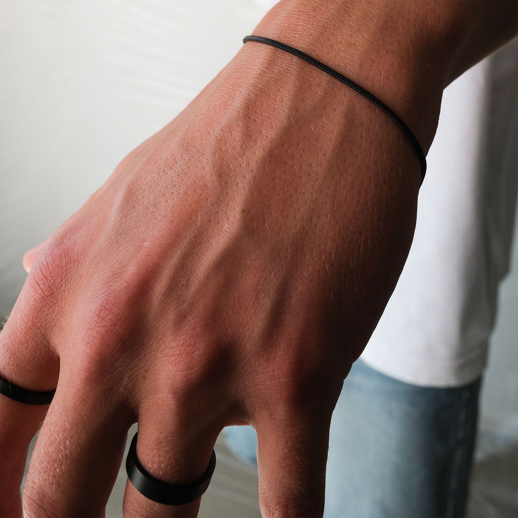 K12 - BLACK SQUARE BRACELET - 1.4MM