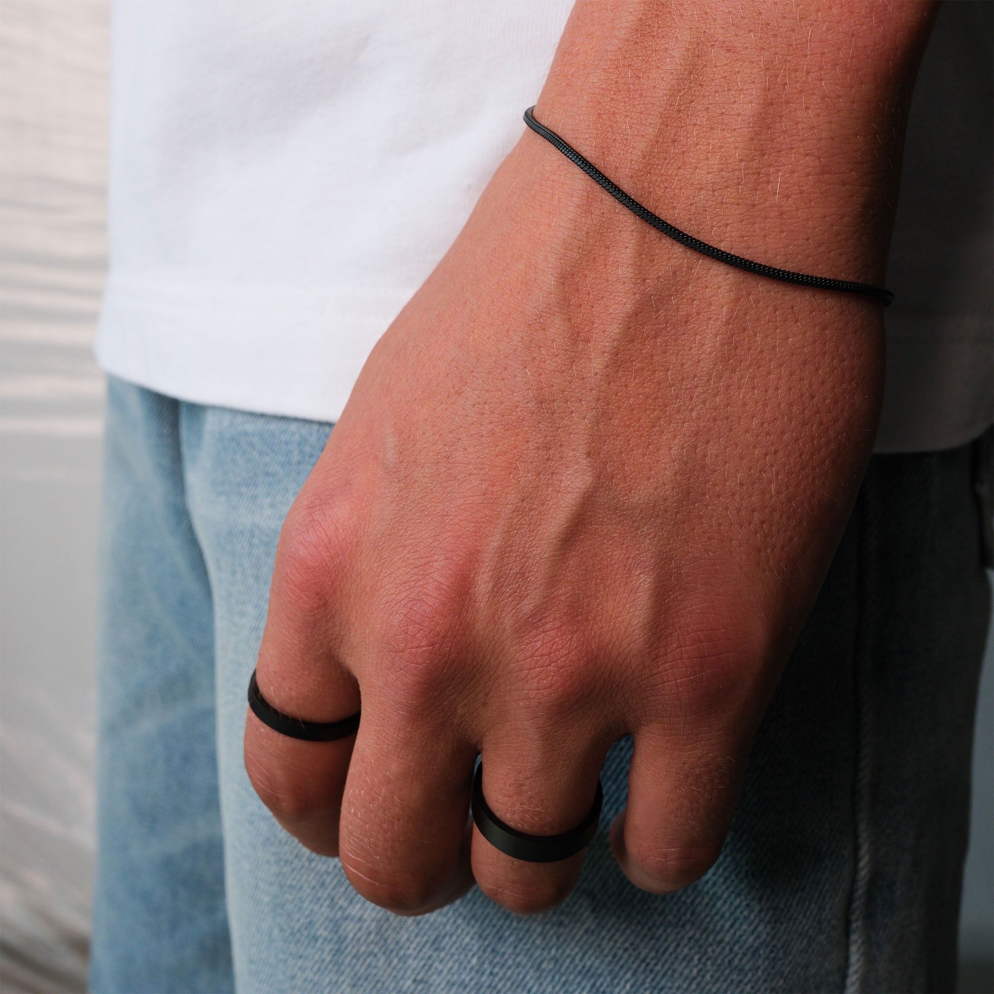 K12 - BLACK SQUARE BRACELET - 1.4MM